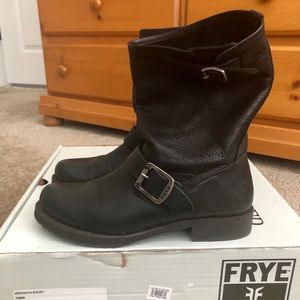 FRYE Veronica Short Boots Size 6.5M